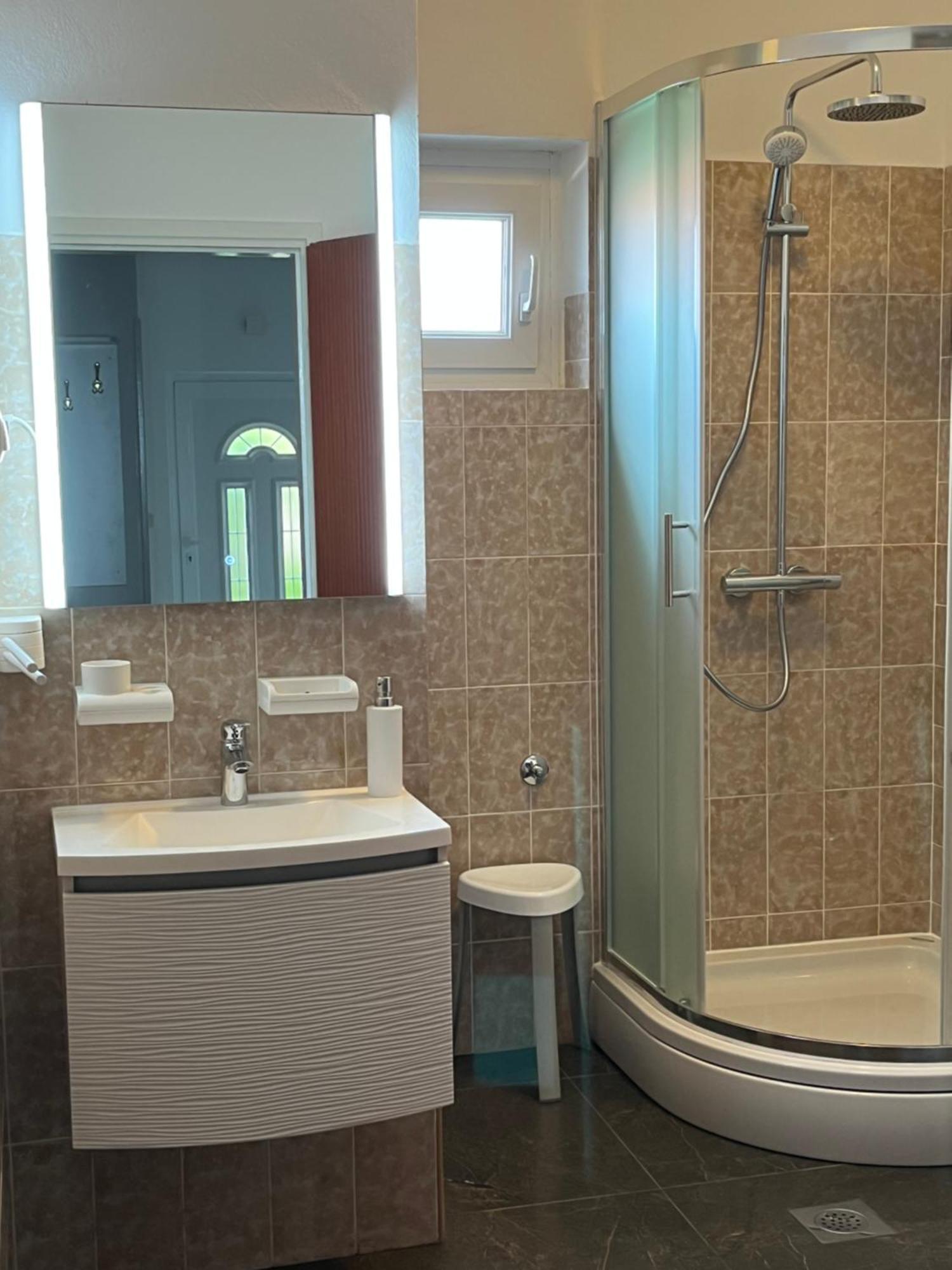 טרוגיר Apartments Ljiljana מראה חיצוני תמונה