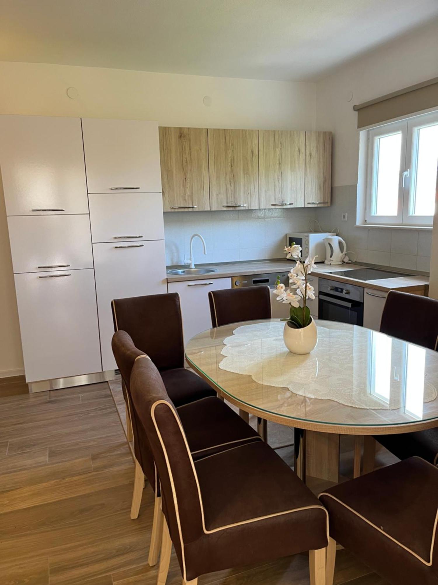 טרוגיר Apartments Ljiljana מראה חיצוני תמונה