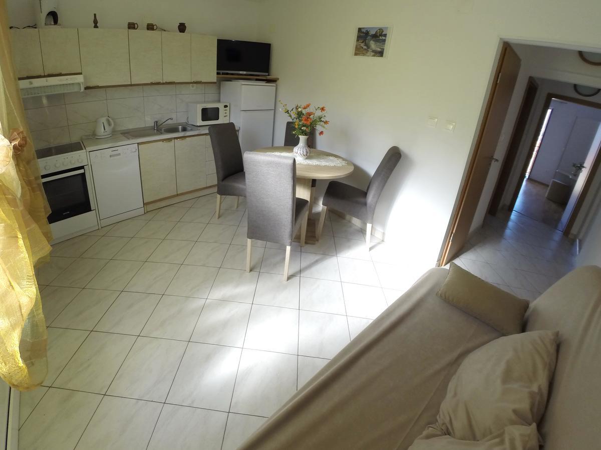 טרוגיר Apartments Ljiljana מראה חיצוני תמונה
